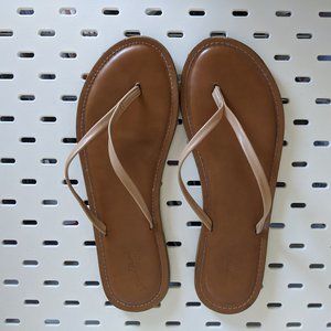 Universal Thread brown flip flops size 8